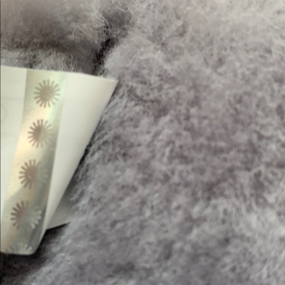 UGG fuzzette genuine shearling slippers - Picture 9 of 15